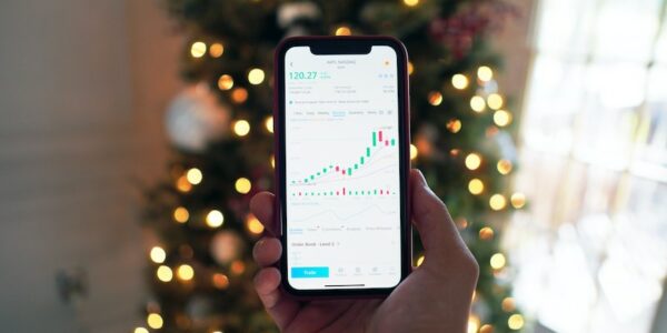 Online trading and investing are becoming beginner-friendly